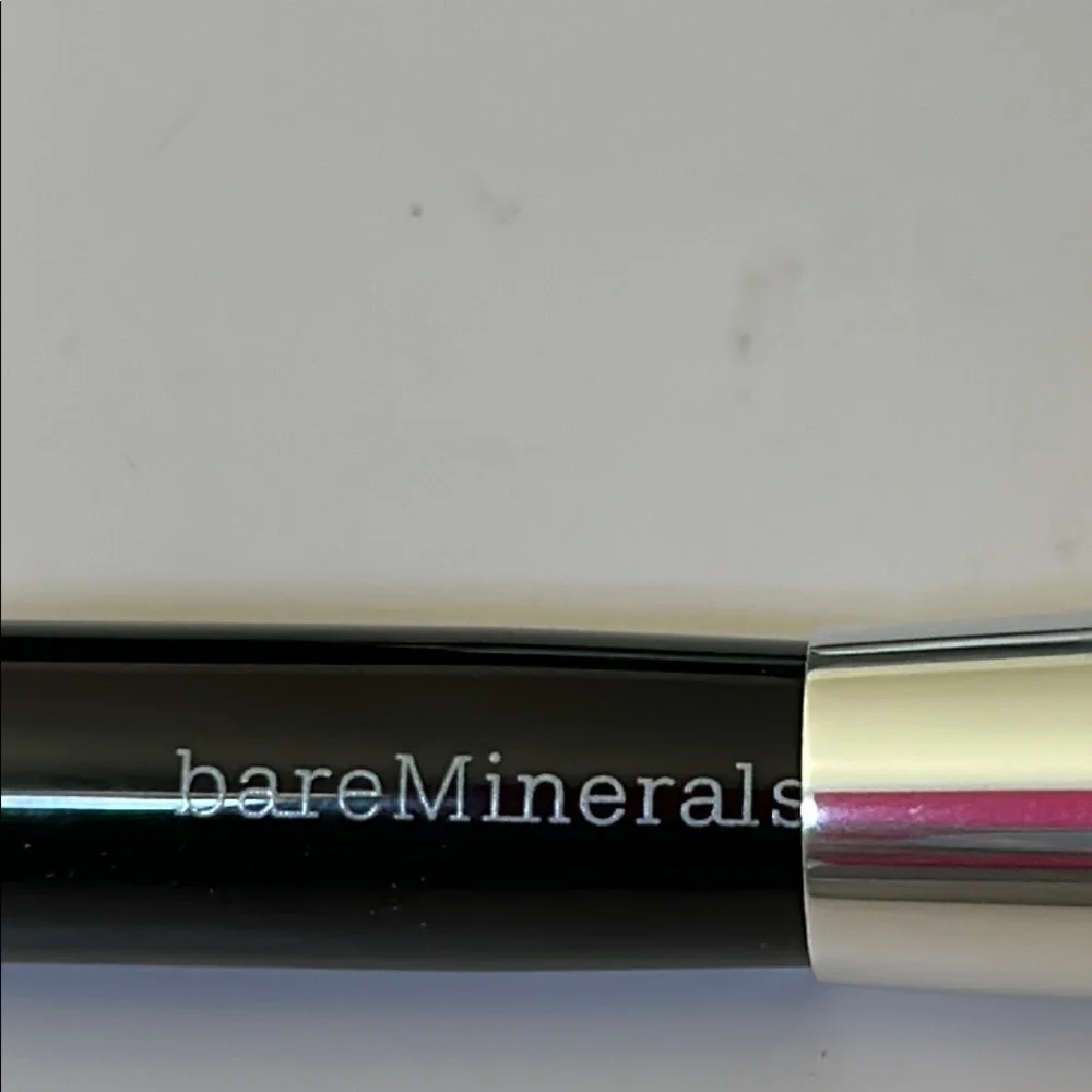 bareMinerals 2-in-1 Finishing Face & Eye Brush - Black and Silver